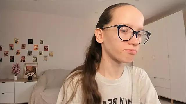 BettyBrowni from StripChat is Freechat