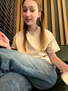 Naked Room Lia__Love 