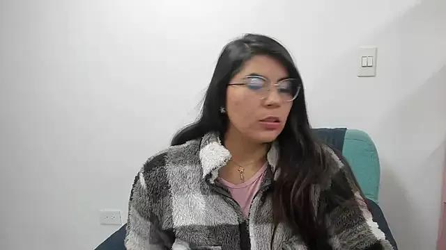 Naked Room Luna_Dumont 