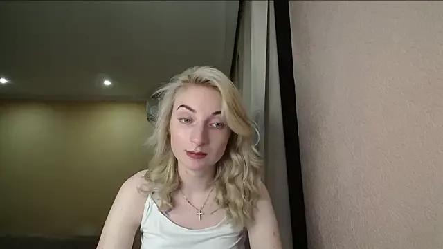 LunaLicksy from StripChat is Freechat
