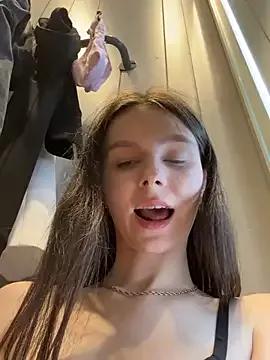 Naked Room MilaBee 