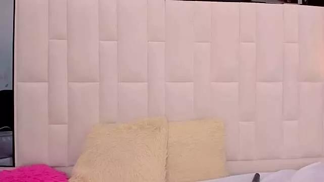 Naked Room valentina_fi 