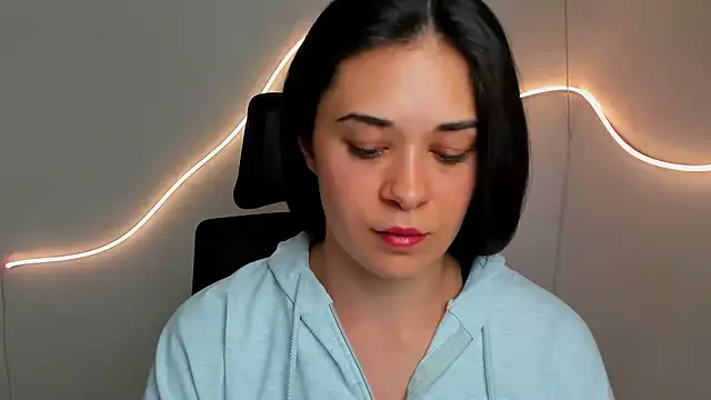 Yesenia_nia from StripChat