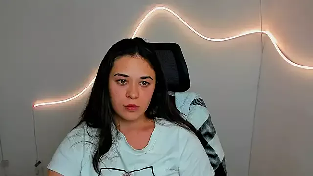 Yesenia_nia from StripChat