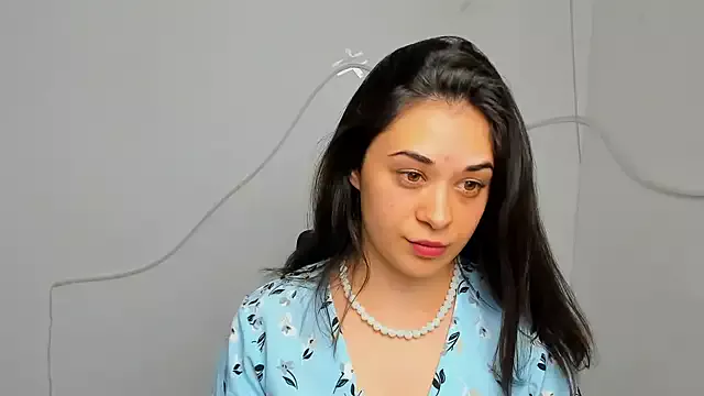 Yesenia_nia from StripChat